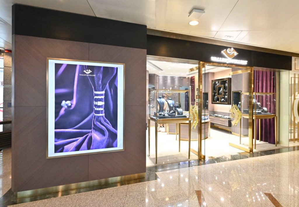 Beautiful Jewellery Shop Done By VD iDesign